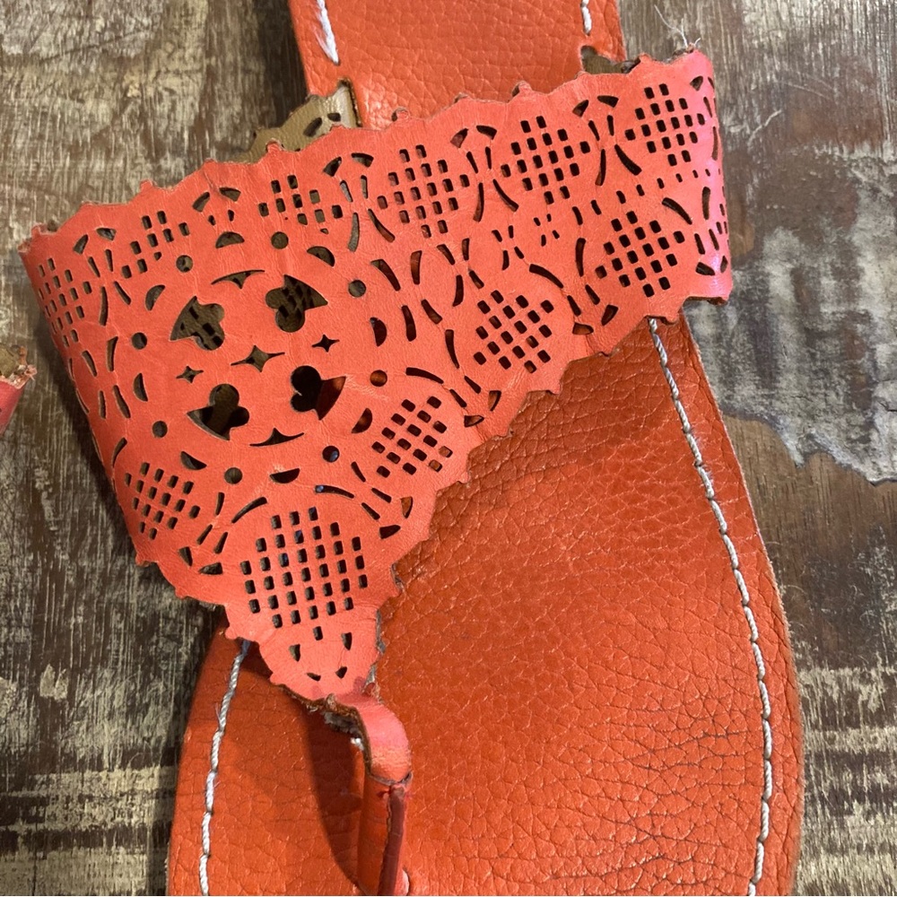 Tory Burch Roselle Thong Sandals Red Orange Colored Perforated Leather Size 8 - Picture 9 of 16